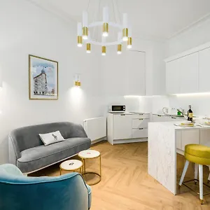 https://apartment-poznan-krysiewicza-by-renters.poznan-hotels.com